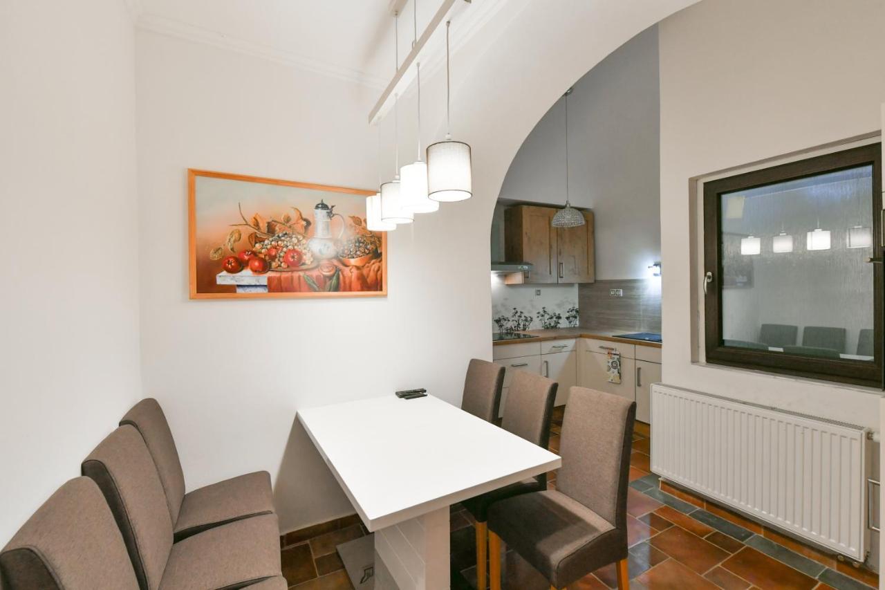 Apartmany Na Namesti 85 جينديتشوف هراديك المظهر الخارجي الصورة